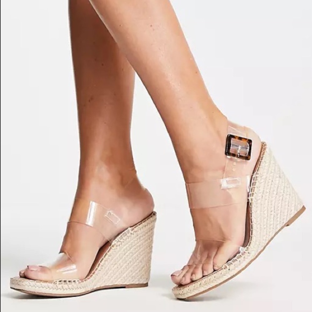 Uri Espadrille Wedge Sandal
STEVE MADDEN
